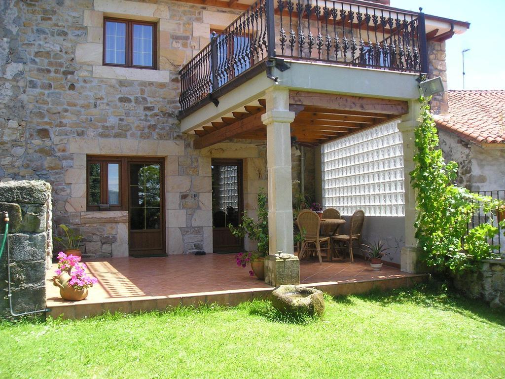 Posada De Villacarriedo Exterior photo